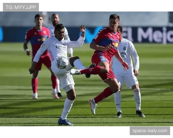 埃尔切0-0战平巴拉多利德,双方各取一分但保级形势仍严峻 埃尔切0-0战平巴拉多利德,双方各取一分但保级形势仍严峻